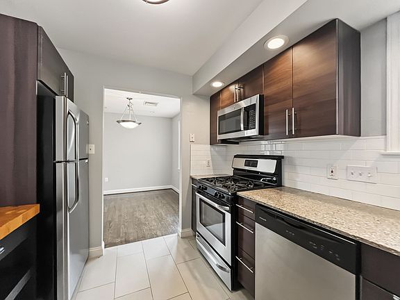 4th image of 300 N Wayne Ave APT 5