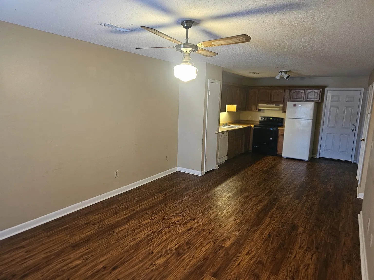 4437 Torrance Drive Northwest - D — Photo 2