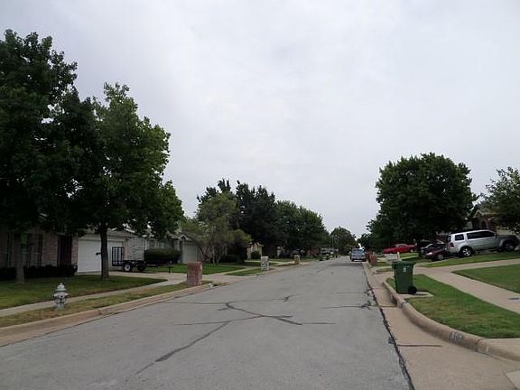 3rd image of 405 Faircrest Dr