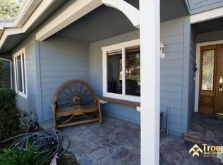 1910 Rambling Rd, Simi Valley, CA 93065