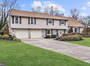 205 Parry Rd, Cinnaminson, NJ 08077