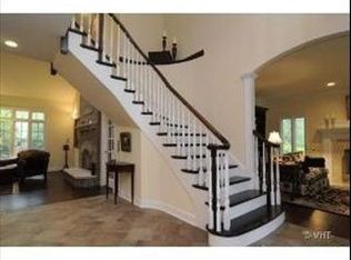 720 Oak Spring Ln, Libertyville, IL 60048