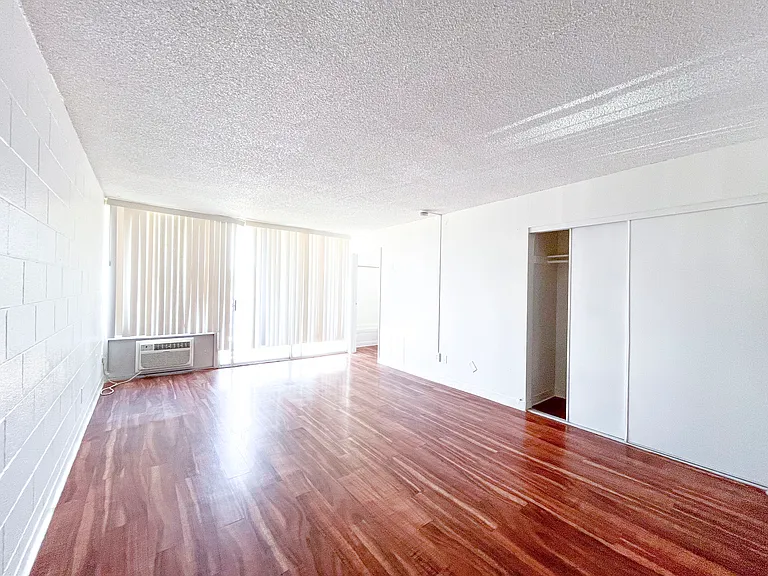Riverbrook Apartment — Photo 16