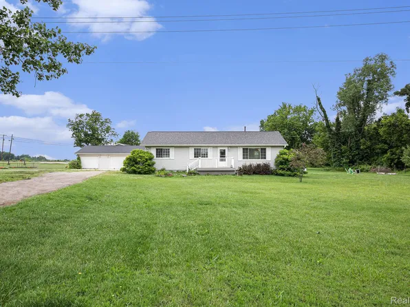 11508 Grand Blanc Rd, Gaines, MI 48436
