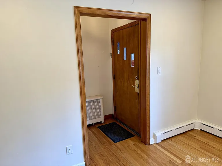 19 South Dr — Photo 6