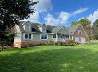 8744 Mason Lewis Rd, Maysville, KY 41056