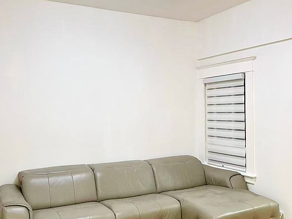 3rd image of 521 Union St
