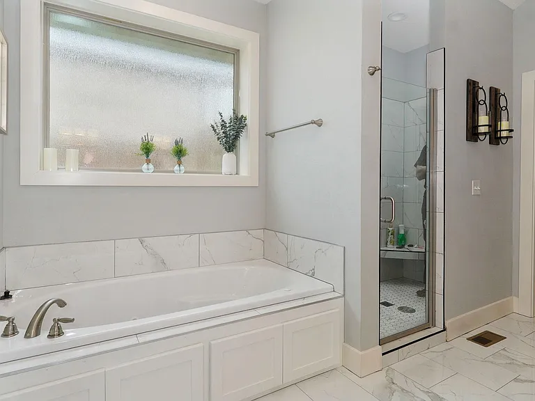 129 N Glengary Dr — Photo 16