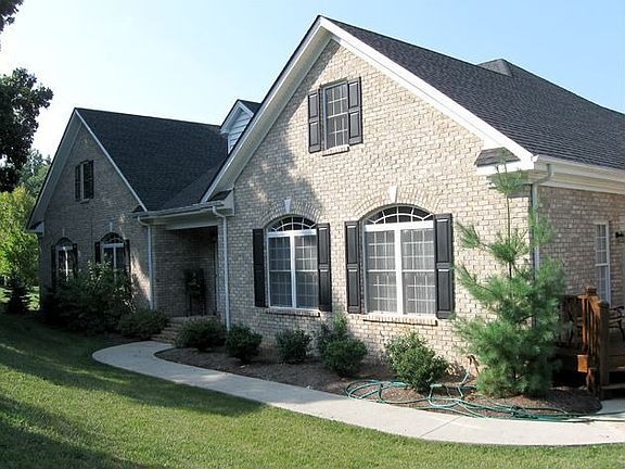 2nd image of 1035 Tottenham Ct