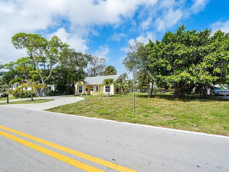 727 S Lake Dr — Photo 35