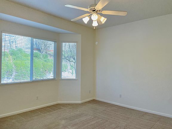 4th image of 425 Renpoint Ct