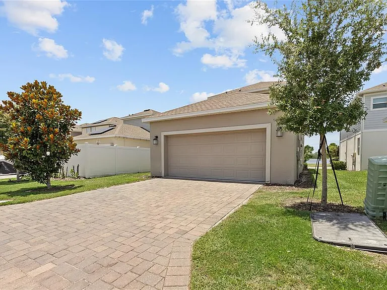 2999 Addison Blvd — Photo 23