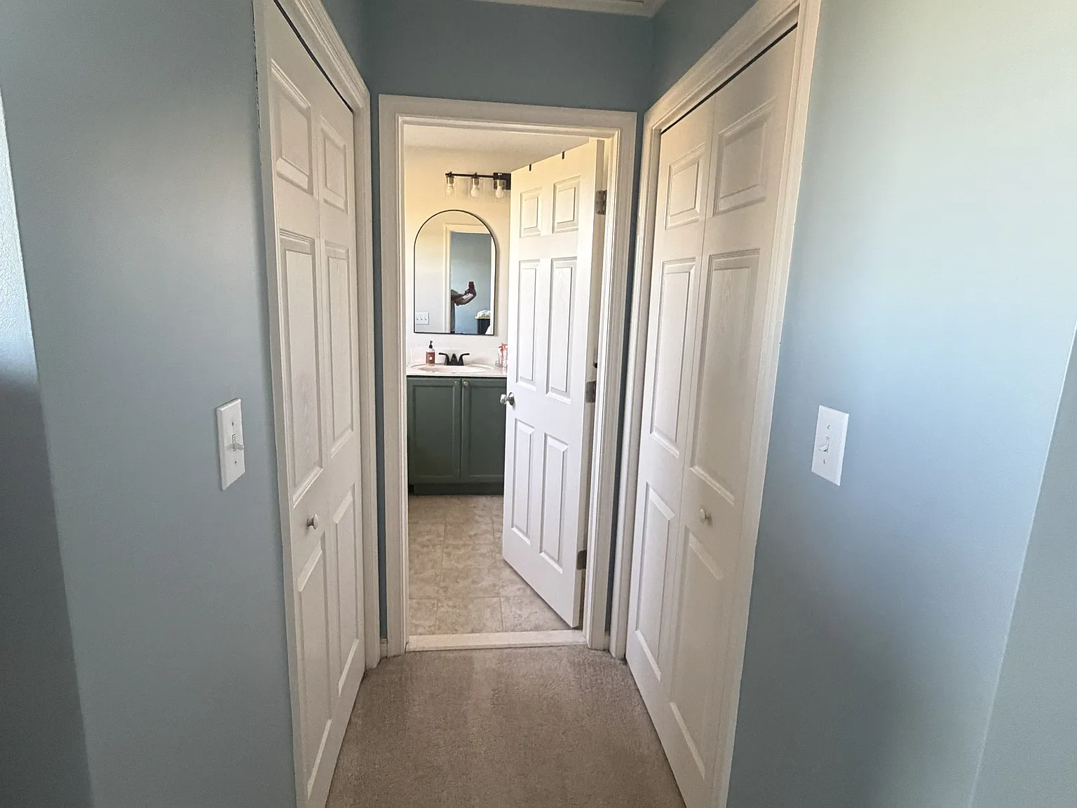 4 bed, 2.5 bath, 2213 sqft, $3,000 — Photo 4