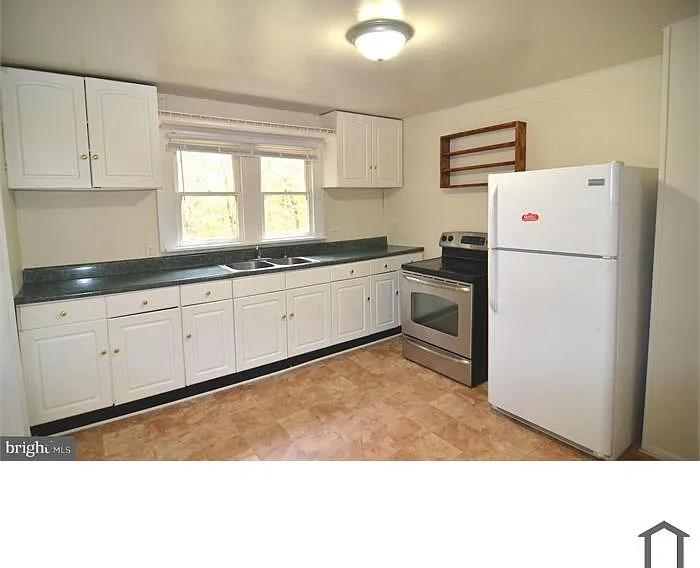 5380 Beta Pl — Photo 3