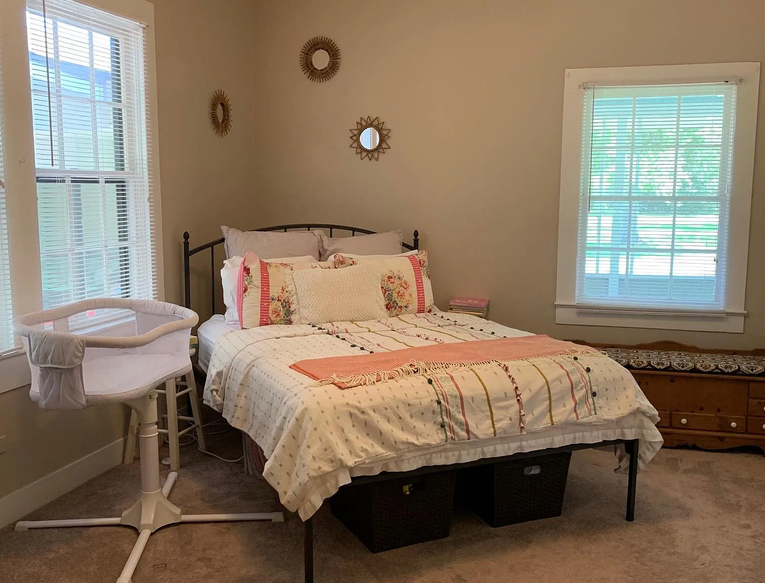 3 bed, 1200 sqft, $1,700 — Photo 4