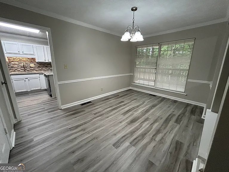 1002 Kathleen Ct — Photo 5