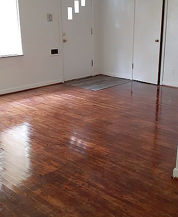 5th image of 243 Wooster Dr