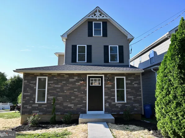 3349 W End Ave, Trevose, PA 19053