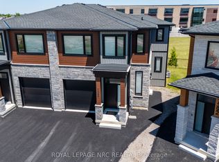 7386 Splendour Dr, Niagara Falls, ON L2H0K6