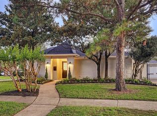 6103 Vickijohn Dr, Houston, TX 77096