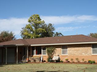 527 SW 3rd St, Moore, OK 73160