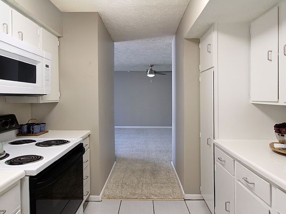 5th image of 8611 Birch Dr #323