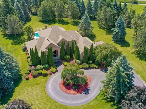 785 Shrewsbury Dr, Clarkston, MI 48348
