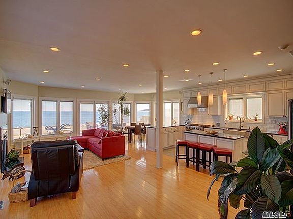 3rd image of 15 Oak Shore Dr