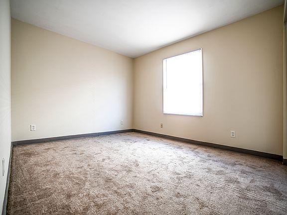 4th image of 156 W Lee St APT 3