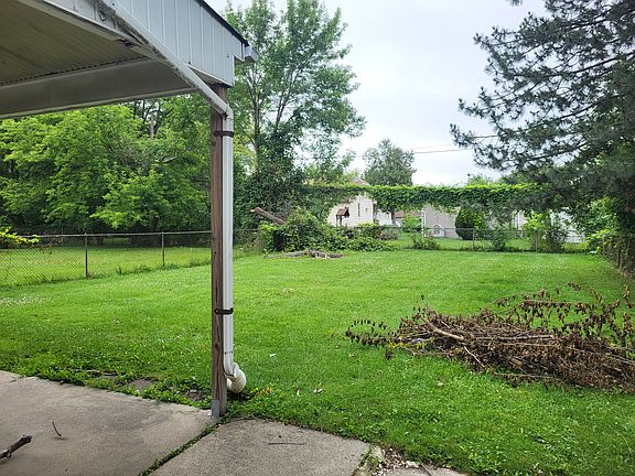 4th image of 22084 Shakespeare Ave