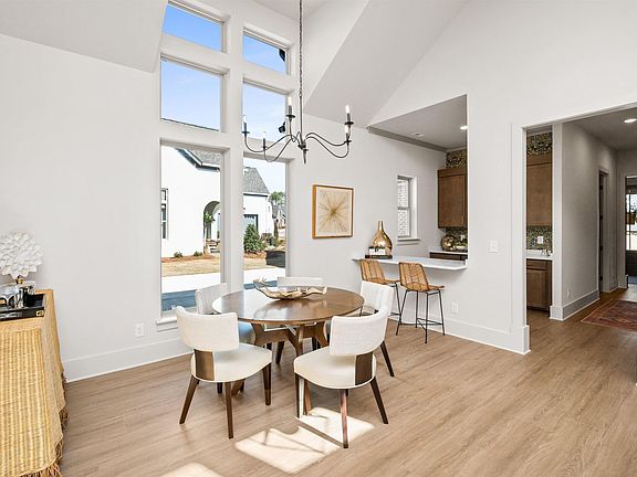 5th image of 4545 Oakdale Rd