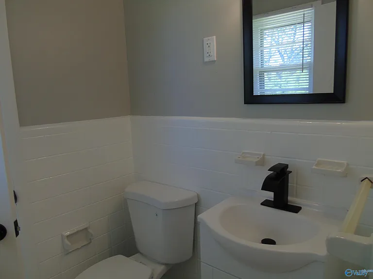1903 Melbourne Ave NE — Photo 11