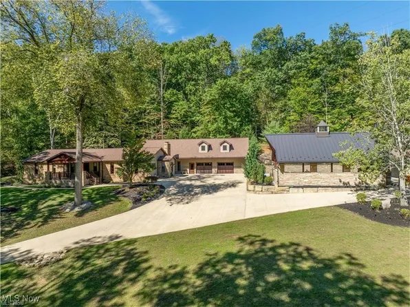 4133 Lace Rd NW, Malvern, OH 44644