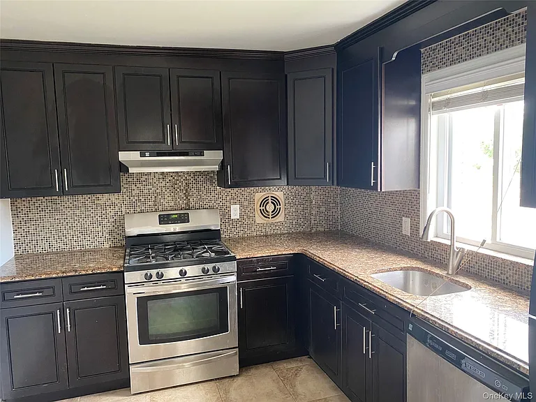 536 Dawson Ln — Photo 5