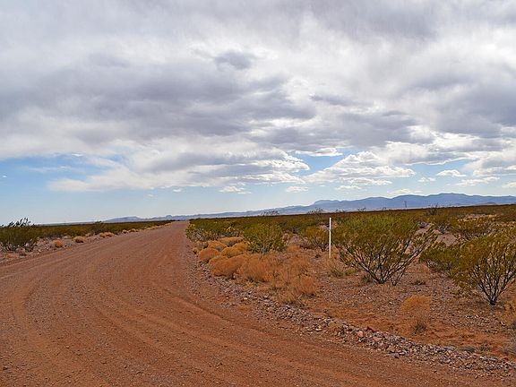 5th image of 5 Bosque Trl