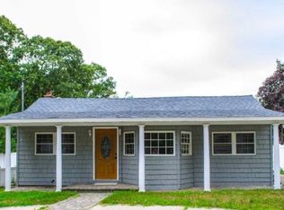 38 Beech St, Lake Grove, NY 11755