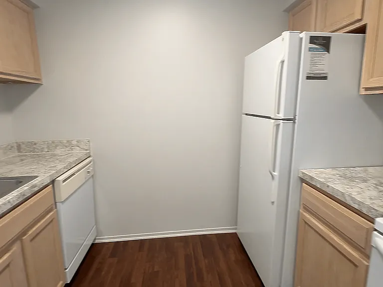 Prentiss Pointe Apartments — Photo 157