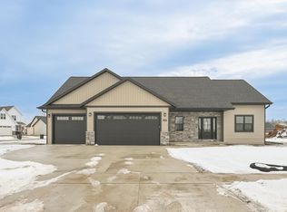 1468 Divinity Dr, De Pere, WI 54115