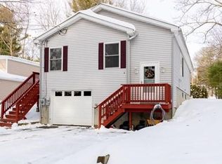 4 Lakeview Rd, Webster, MA 01570