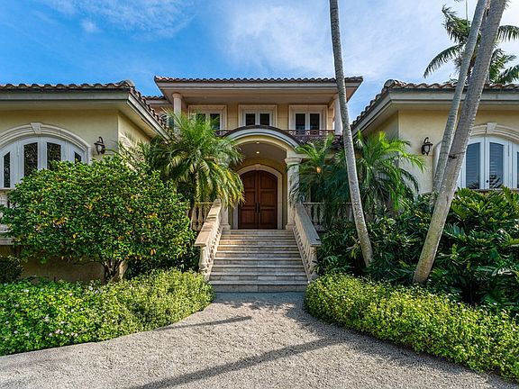 2nd image of 5 Sail Point Ln