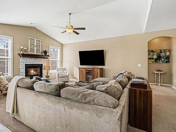 3rd image of 5 Timbernotch Ct