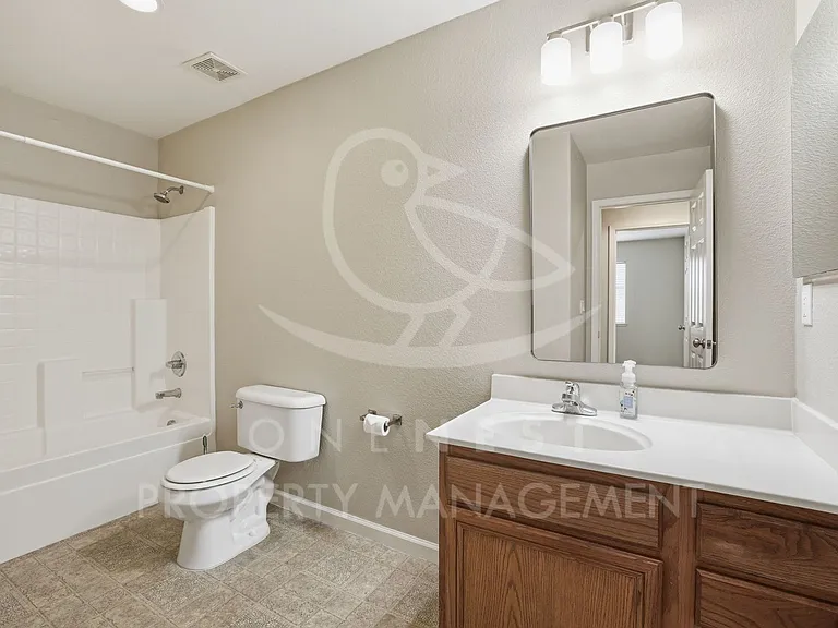 1368 Paddington Way — Photo 21