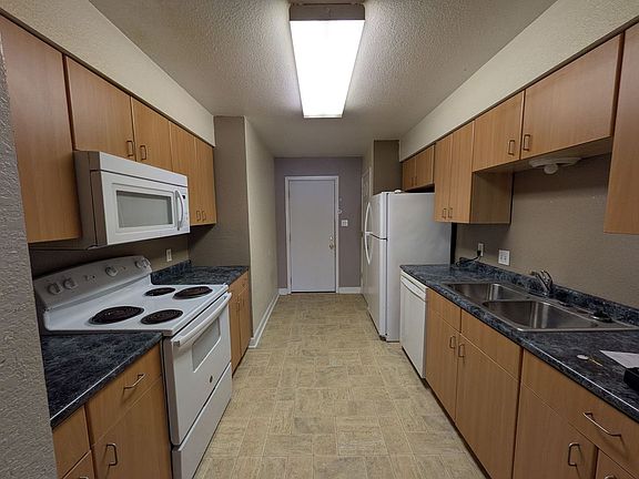 5th image of 6030 Alpine Cir