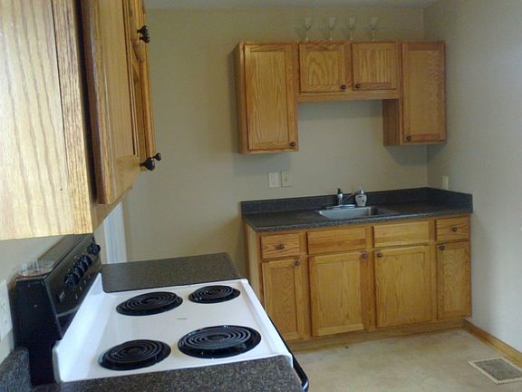 3rd image of 446 Lynnwood Dr