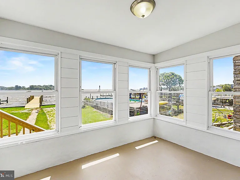 9135 Cuckold Point Rd — Photo 43