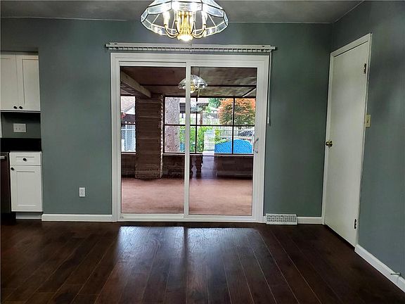 4th image of 68 Nancy Dr