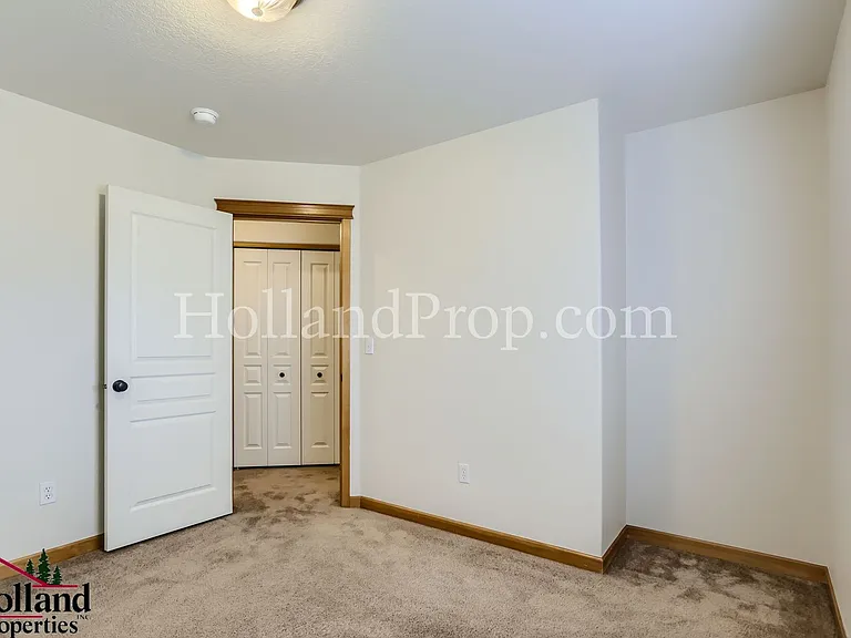 6547 SE Woodstock Blvd — Photo 17