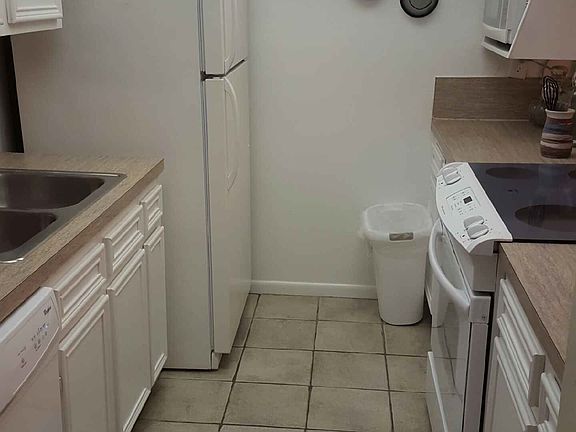 4th image of 6608 Padre Blvd