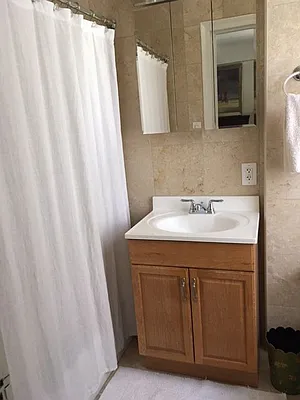 Rented by ARNOLD S GUMOWITZ, LREB | media 34