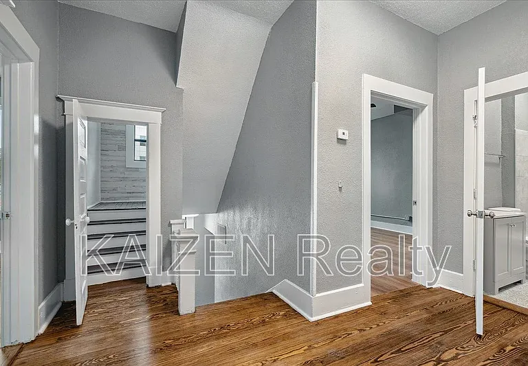 156 N Tucker St — Photo 11